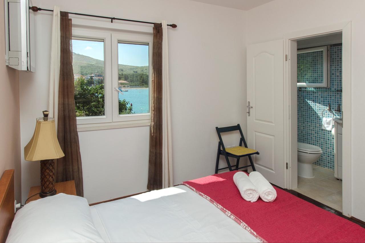 Sea Breeze - Front Sea Apartment Zaboric Exteriör bild